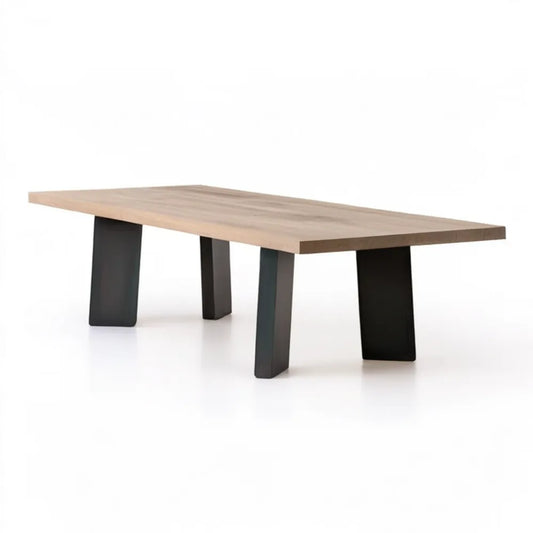 Prostokątny stół do jadalni 180 x 90 x 75 cm z blatem w kolorze jasnego dębu i czarnymi stalowymi nogami